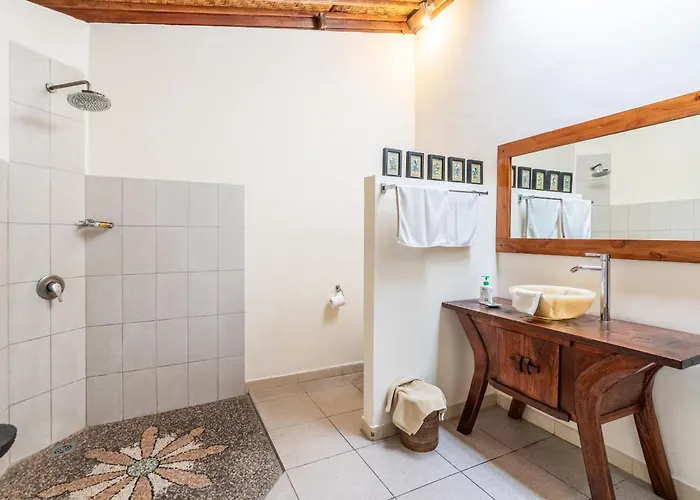 Cantik Villa *