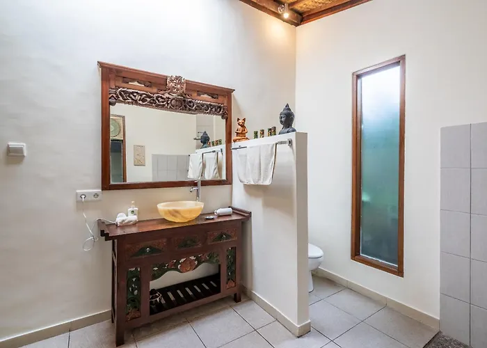 Cantik Villa *